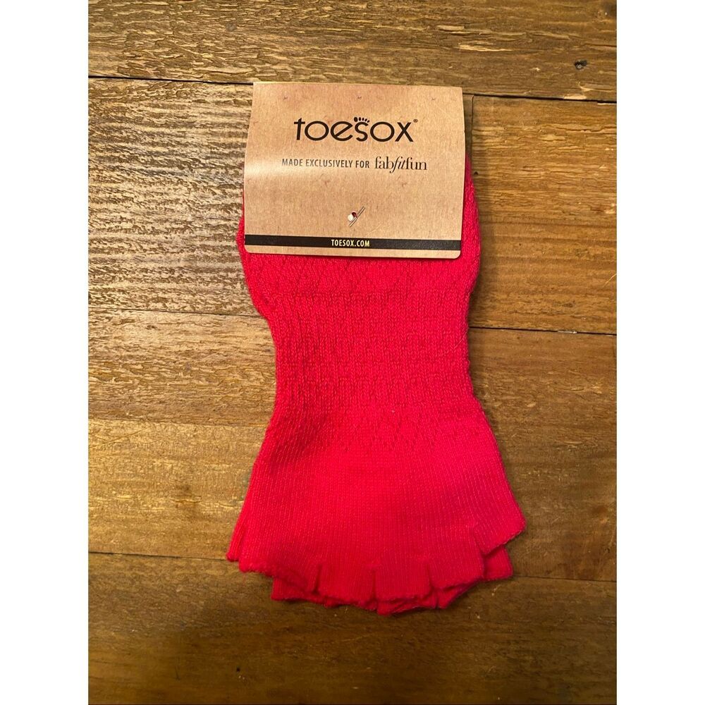 Fab Fit Fun Toesox size 5-10 women’s NWT pink half toe low rise socks